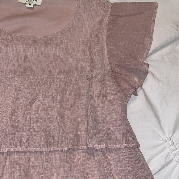 Andree - size medium blouse - pink with ruffles and liner - Picture 4 of 9